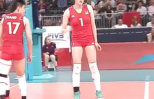 порно видео Тощий танцор пировал и довольный своими друзьями